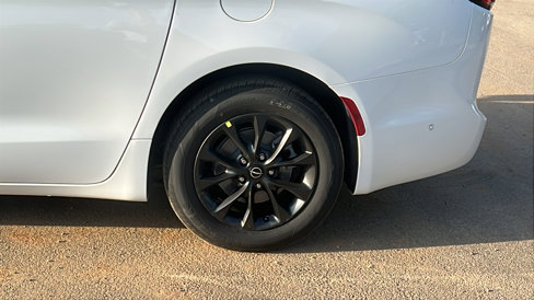 New 2025 Chrysler Pacifica Select image 12