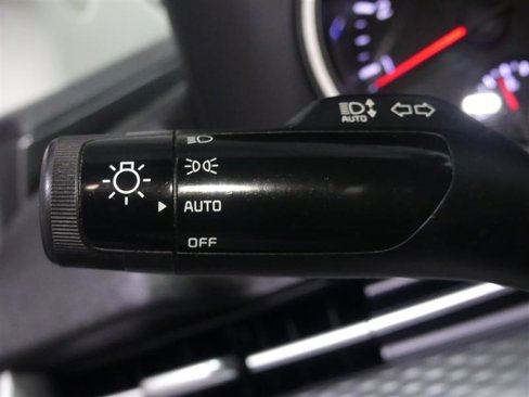 Used 2022 Kia Carnival LX image 33