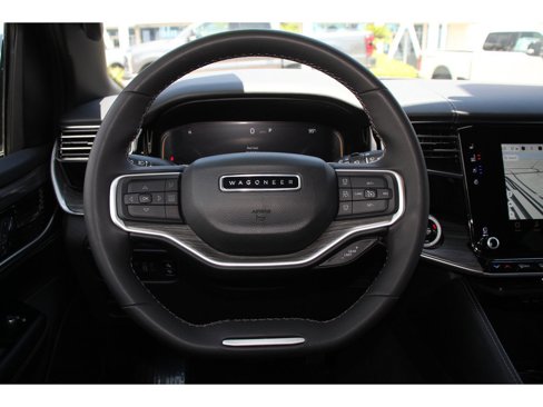 Used 2024 Jeep Wagoneer L Series III image 4