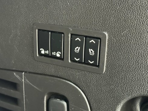 Used 2016 Cadillac Escalade Luxury image 23