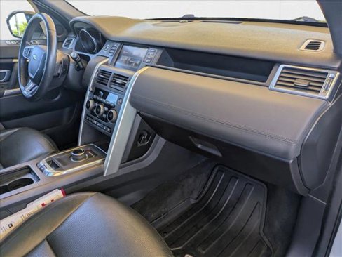 Used 2018 Land Rover Discovery Sport HSE image 21