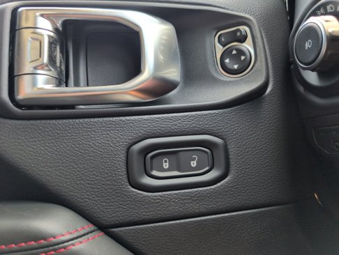 New 2025 Jeep Wrangler Unlimited Rubicon image 13