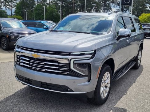 New 2025 Chevrolet Suburban Premier image 7