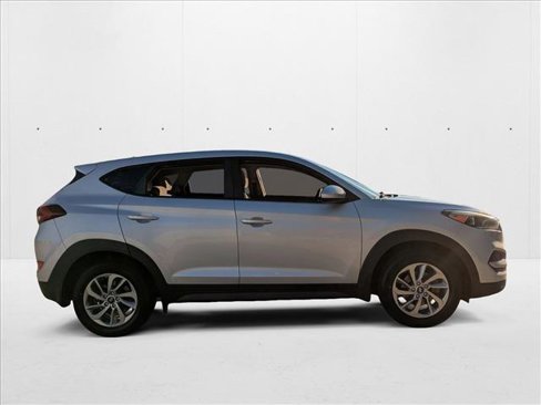 Used 2018 Hyundai Tucson SE image 4