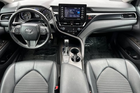 Used 2022 Toyota Camry SE image 14