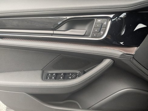 New 2025 Porsche Panamera 4 image 13
