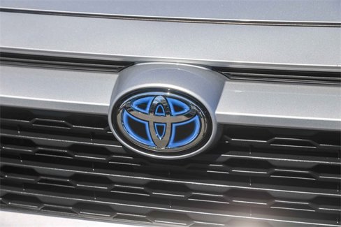Used 2024 Toyota RAV4 LE image 7