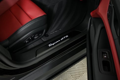 New 2025 Porsche Taycan GTS image 26