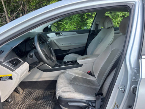 Used 2015 Hyundai Sonata SE w/ Winter Package image 10