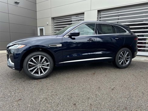 New 2026 Jaguar F-PACE R-Dynamic S image 3
