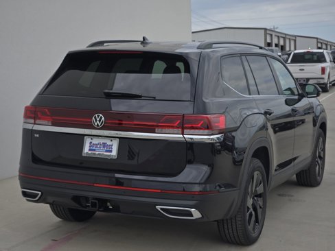 New 2025 Volkswagen Atlas SE image 4