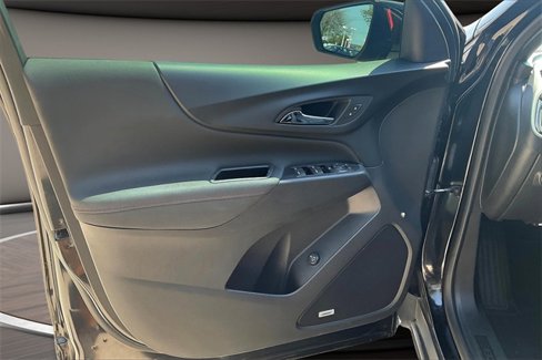 Used 2022 Chevrolet Equinox RS w/ RS Leather Package image 21