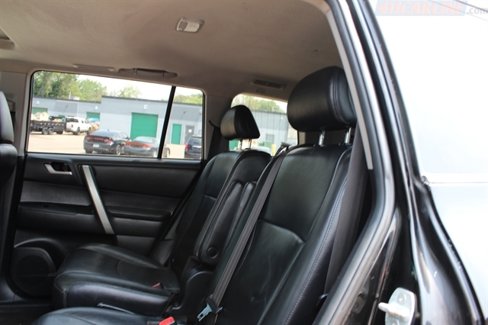 Used 2013 Toyota Highlander 4WD image 25