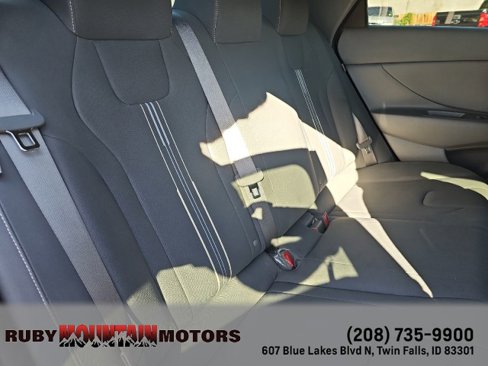 Used 2024 Hyundai Elantra SEL image 23