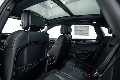 New 2026 Porsche Macan image 22
