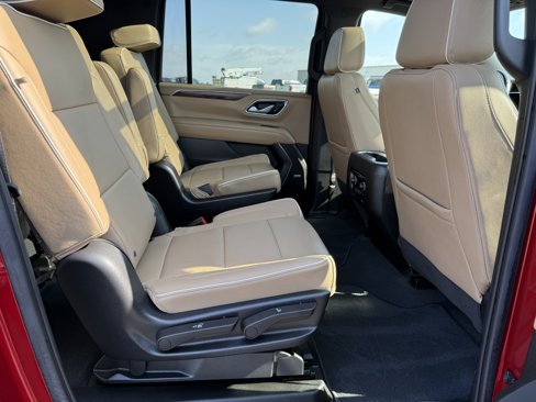 Used 2022 Chevrolet Suburban Premier image 11