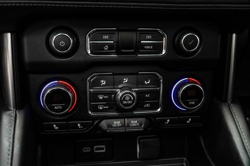 Used 2024 Chevrolet Tahoe Z71 w/ Luxury Package image 20