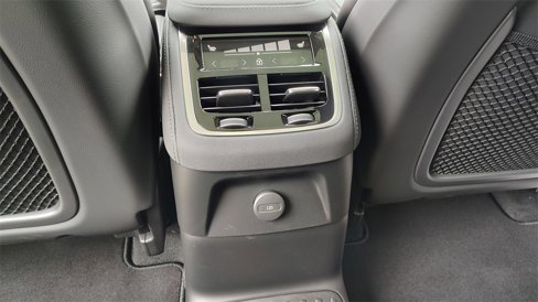 New 2025 Volvo XC90 T8 Plus w/ Protection Package Premier image 9