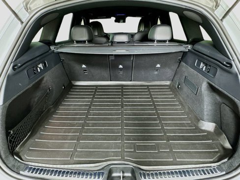 Used 2025 Mercedes-Benz GLC 300 4MATIC image 29