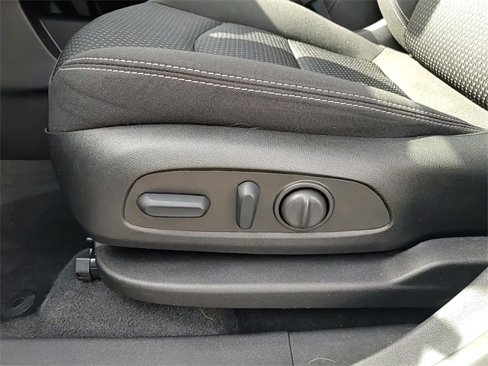 Used 2022 GMC Terrain SLE w/ Driver Convenience Package image 14