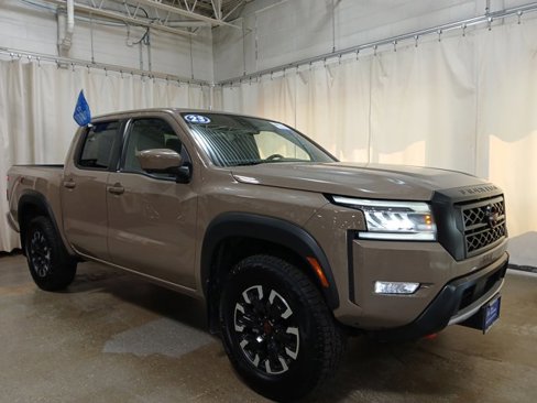 Used 2023 Nissan Frontier PRO-4X image 2
