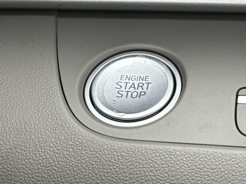 Certified 2025 Hyundai Elantra SEL image 33