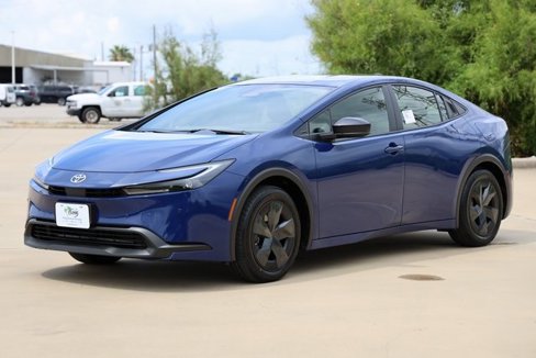 New 2026 Toyota Prius LE image 3
