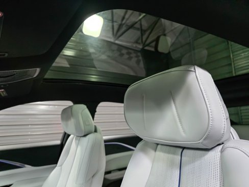 Used 2024 Cadillac Lyriq Luxury w/ LPO, Floor Liner Package image 18