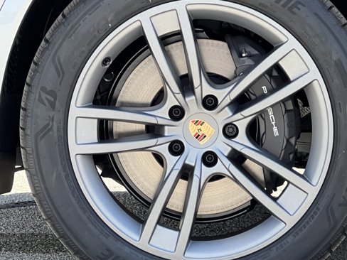 New 2025 Porsche Cayenne image 13