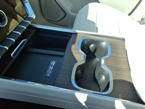 New 2026 GMC Acadia Denali w/ Super Cruise Package image 17