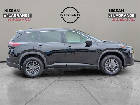 New 2026 Nissan Rogue S image 4