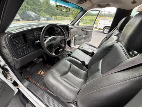 Used 2005 Chevrolet Silverado 3500 2WD Regular Cab w/ Heavy-Duty Power Package image 17