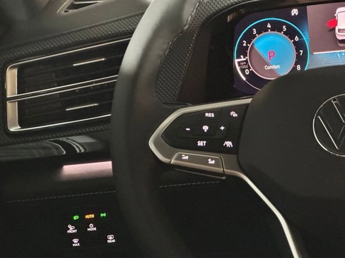 New 2026 Volkswagen Atlas Cross Sport SEL R-Line image 23