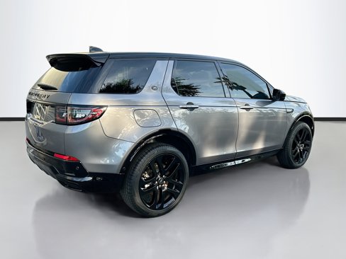 Used 2025 Land Rover Discovery Sport Dynamic SE image 4