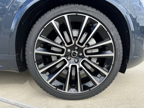 New 2026 Volvo XC90 B6 Ultra w/ Lounge Package image 9