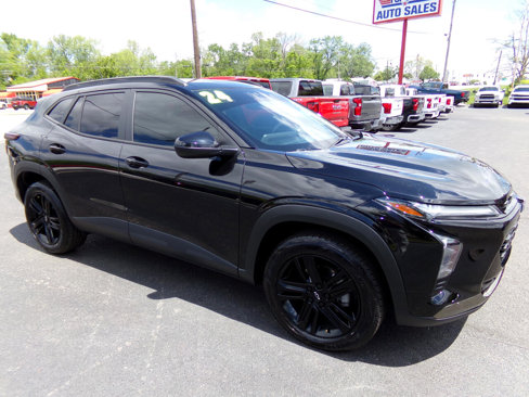 Used 2024 Chevrolet Trax ACTIV w/ Driver Confidence Package image 1