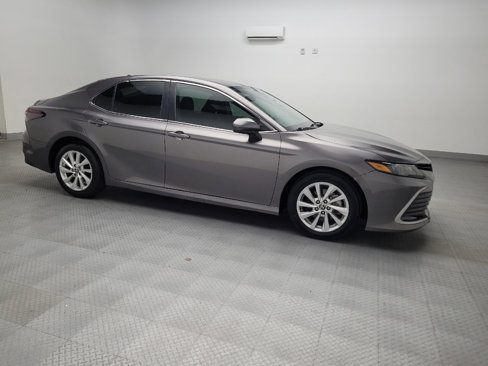 Used 2021 Toyota Camry LE image 11