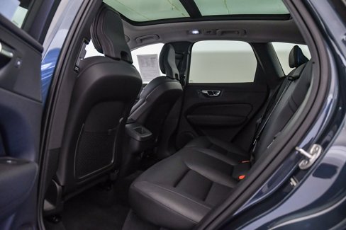 Certified 2025 Volvo XC60 B5 Core w/ Protection Package Premier image 19