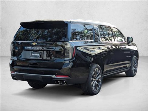 New 2026 Chevrolet Suburban High Country image 2