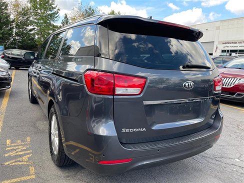 Used 2016 Kia Sedona LX w/ LX Convenience Package image 39
