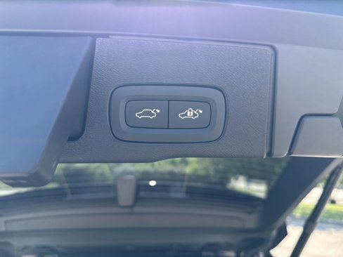 New 2026 Volvo XC60 B5 Core w/ Protection Package Premier image 13