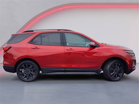 Used 2023 Chevrolet Equinox RS image 2