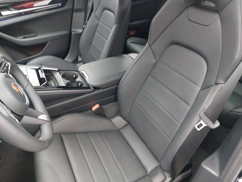 New 2025 Porsche Panamera 4 image 17