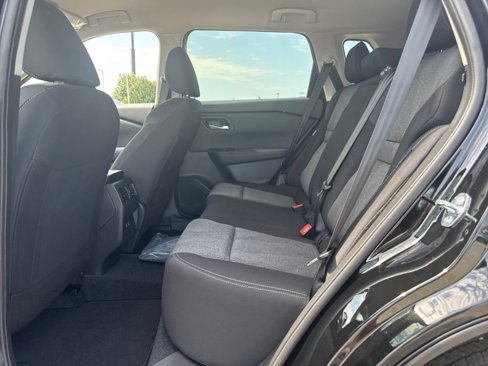 New 2026 Nissan Rogue SV image 10