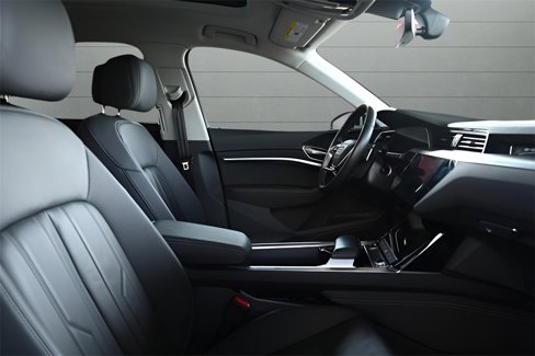 Used 2024 Audi Q8 e-tron Premium image 30