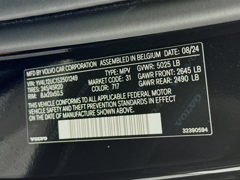Used 2025 Volvo XC40 B5 Plus image 39