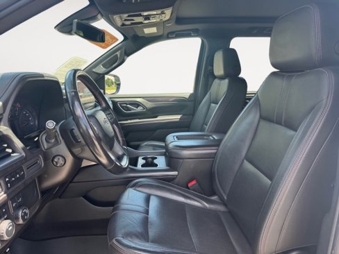 Used 2021 Chevrolet Suburban RST w/ Luxury Package image 2