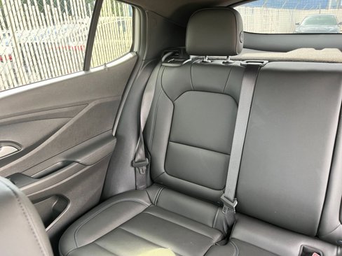 Used 2025 Buick Envista Sport Touring image 38