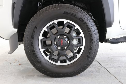 Used 2024 Toyota Tacoma TRD Off-Road image 38