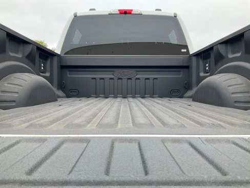 Used 2025 Ford F350 Lariat w/ Black Appearance Package image 13